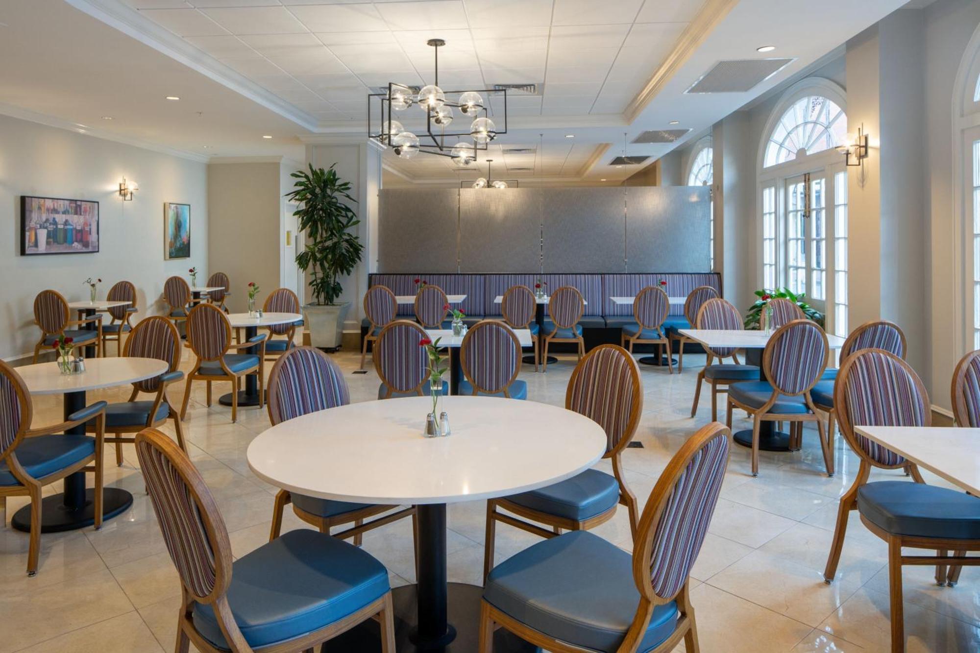 Four Points By Sheraton French Quarter New Orleans Exterior photo